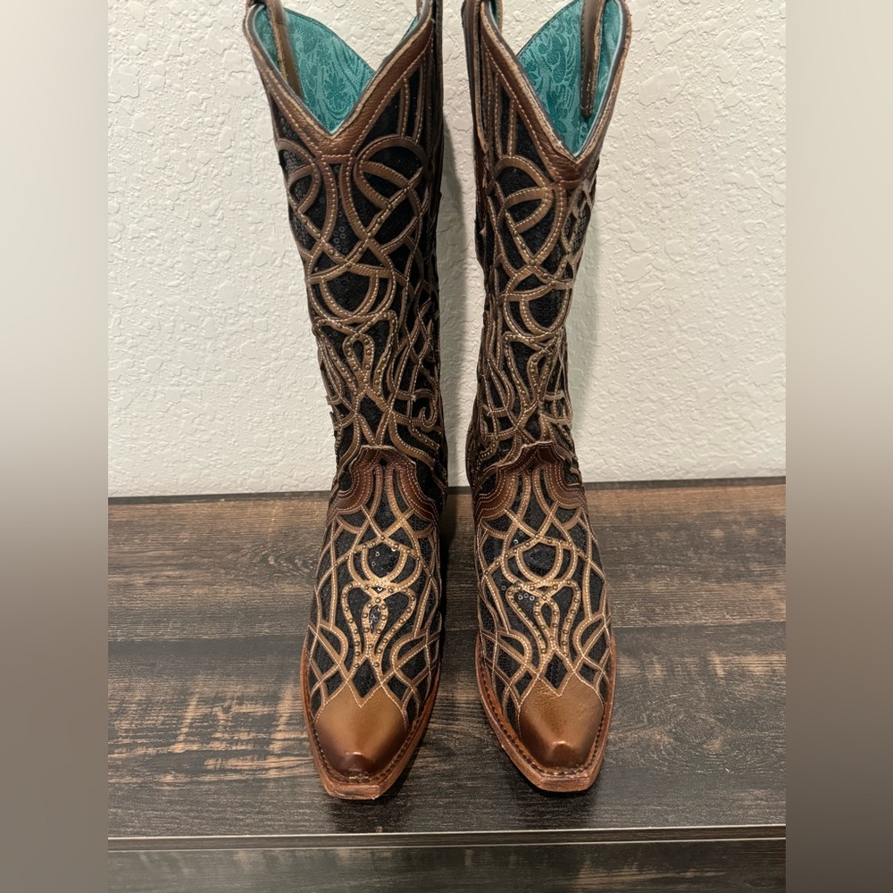 Women’s CORRAL BRONZE and Black Sequin Studded boots Size 9 🔥